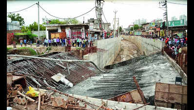Shuttering of underpass being built collapses, labourer dies