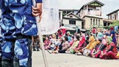 Fresh violence brings back total curfew in both Imphal districts