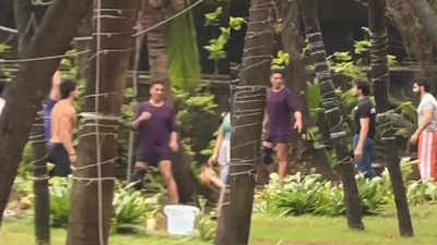Akshay Kumar, Tiger Shroff and Varun Dhawan play volleyball together, video goes viral