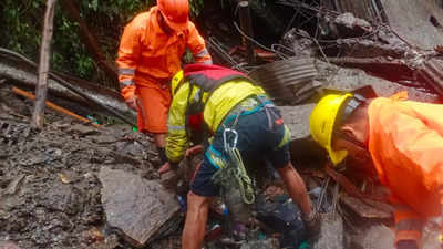Landslide hits Kedarnath trek route, 3 killed & 17 missing