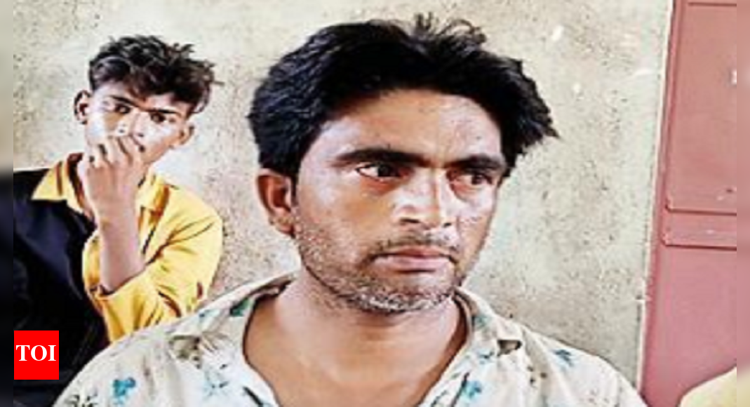 Chitrakoot 14 Hindu Pakstani nationals arrive in Chitrakoot, demand Indian citizenship Kanpur