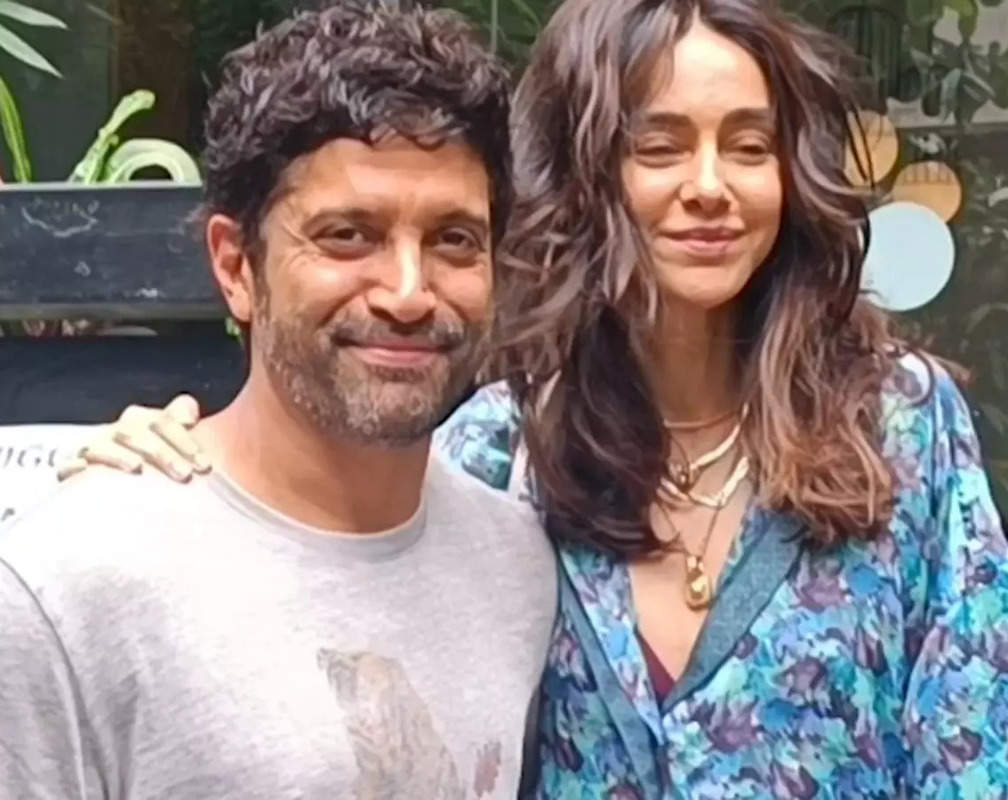 
Couple alert! Actor Farhan Akhtar and Shibani Dandekar spotted together on a lunch date, strike a pose for cameras
