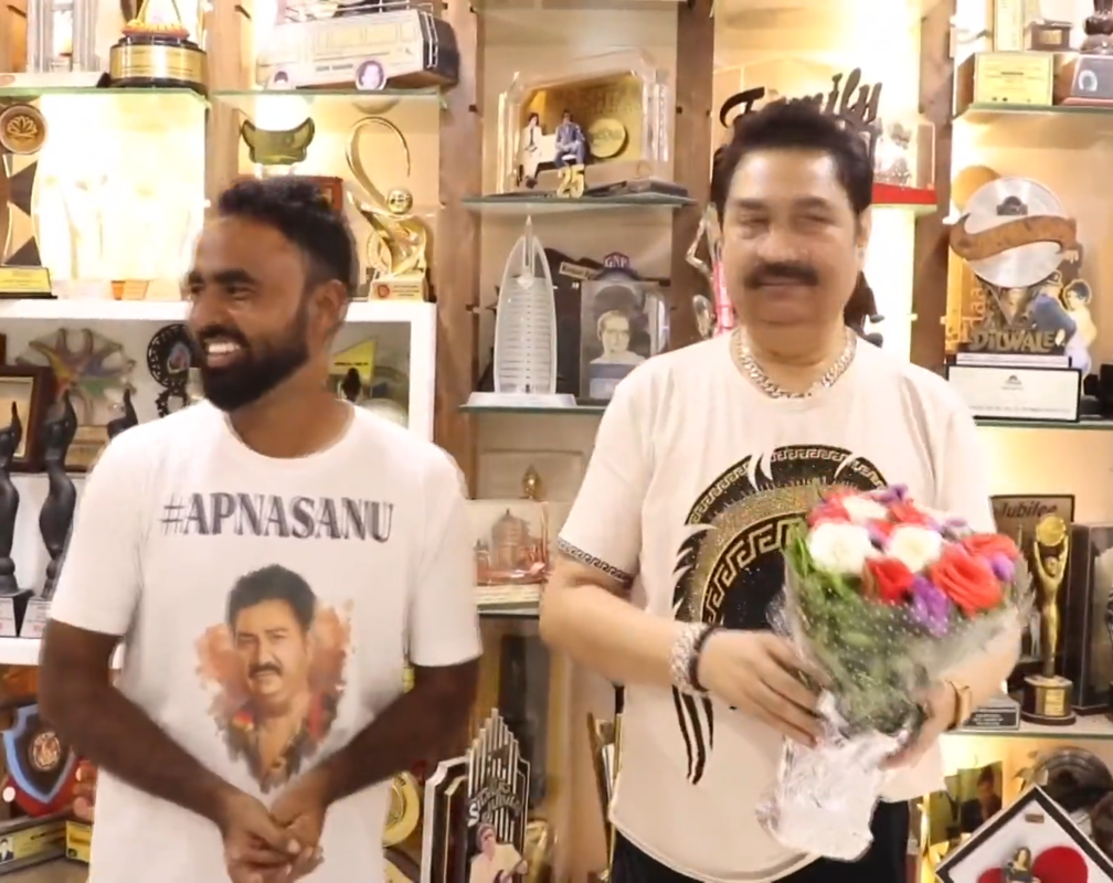 
Kumar Sanu expresses happiness after fan cycles 1,200 km to meet him

