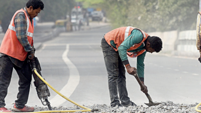 PWD to conduct pilot projects with various private firms to maintain roads in Delhi