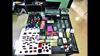 Fake passport racket busted, mastermind held, aide on run