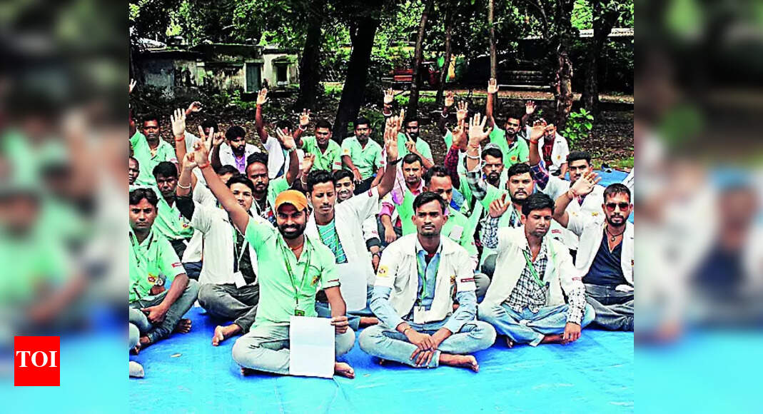 Strike: Indefinite Stir By 108 Ambulance Staff Hits Emergency Response System In Kolhan Div | Ranchi News - Vimarsana News