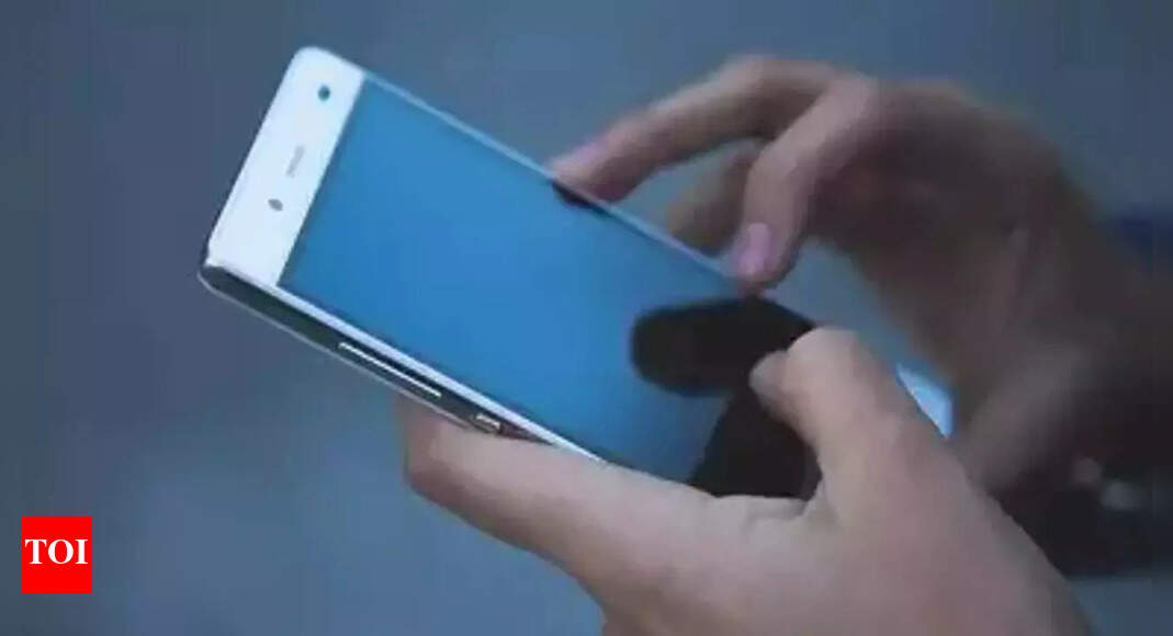 Stolen phones back in owners' hands | Delhi News - Vimarsana News
