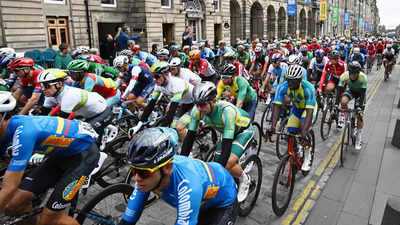 Protesters halt men's World Cycling Championships road race
