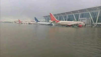 FAKE ALERT: 2015 photo of flooded Chennai airport viral as recent one from Ahmedabad