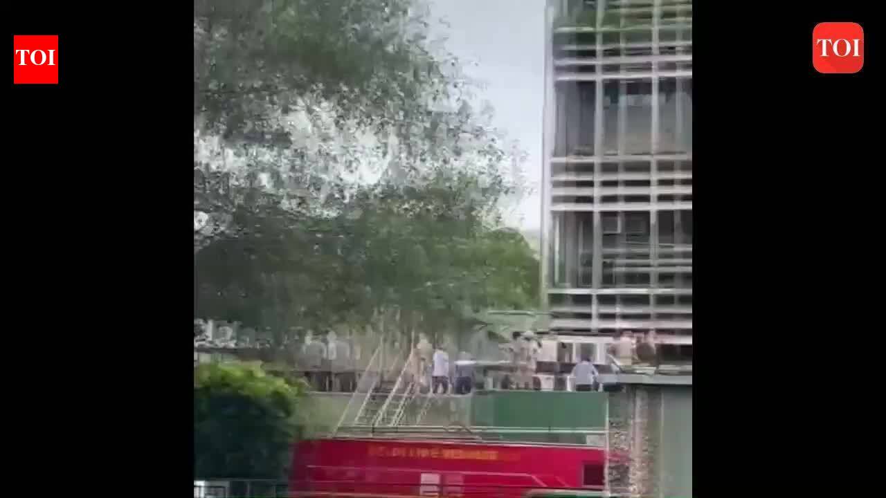 aiims: Fire breaks out in Delhi AIIMS, 8 fire tenders rushed