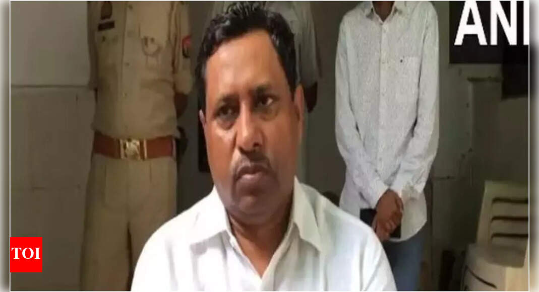 BJP’s Ram Shankar Katheria gets relief on 2 years jail order | Agra News