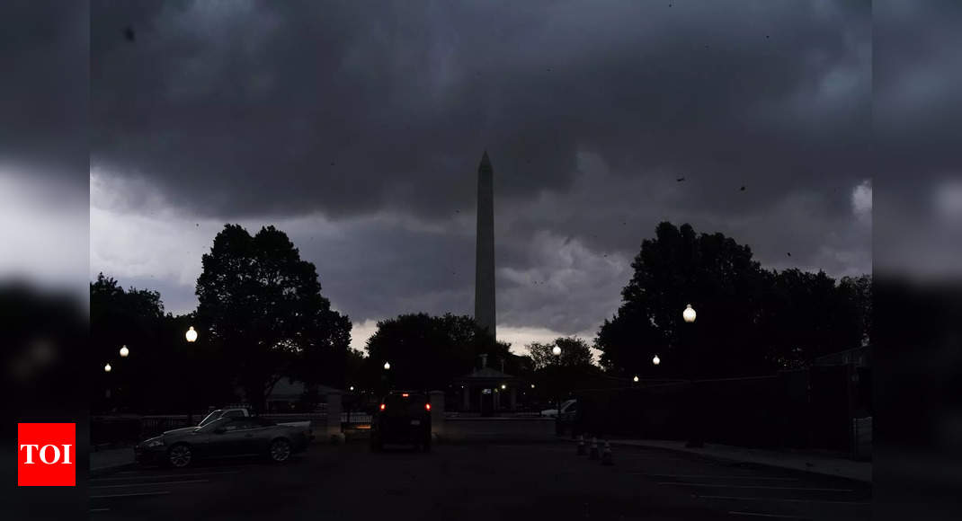 Thousands of flight canceled, over 1 million lose power as strong storms hit eastern US