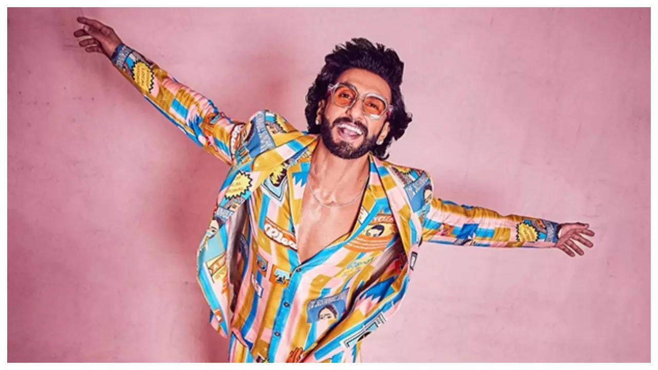 Shah Rukh Khan to Ranveer Singh: Here's how tall your favourite