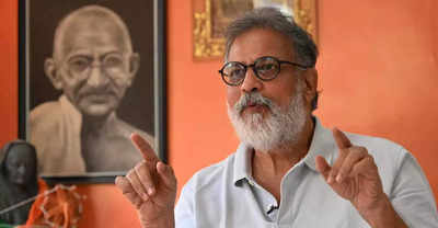 Tushar Gandhi claims Mumbai police detained him on way to commemorate Quit India Day, later allowed to go