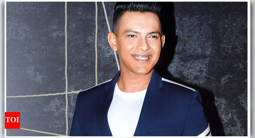 I will judge a reality show, soon: Aditya Narayan - Times of India