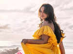​Sonakshi Sinha is stealing our hearts with her 'Palat' moment by the beach