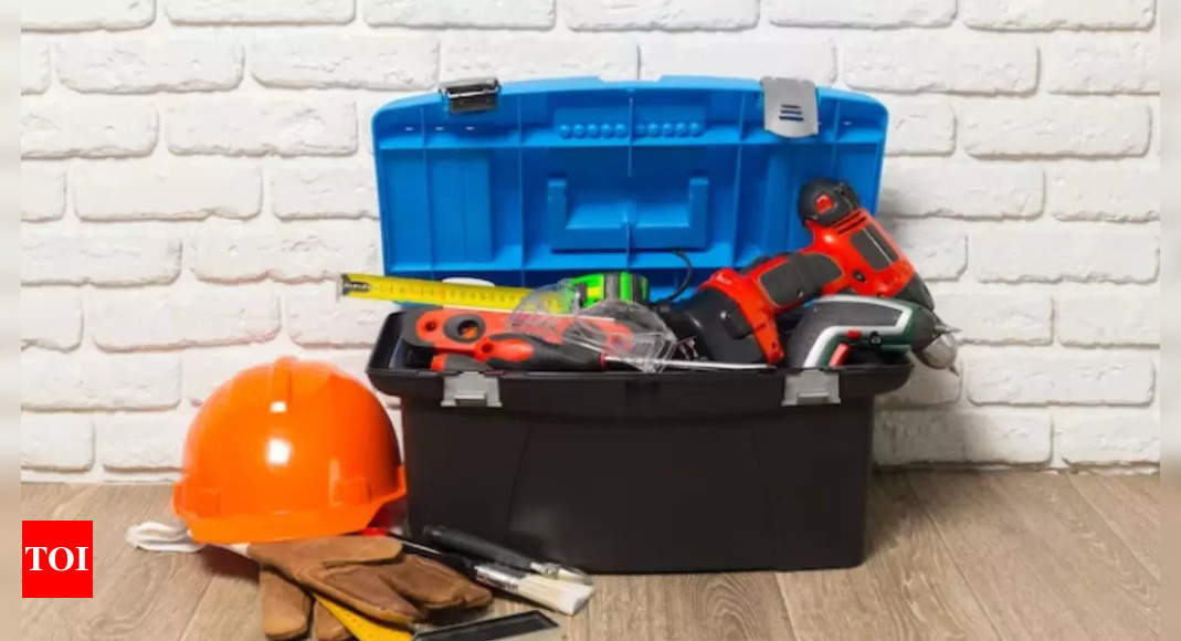 Strong and Lightweight Tool Box to Keep All the Tools Organized