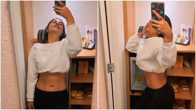 Anara Gupta shows her washboard abs in THESE mirror selfies