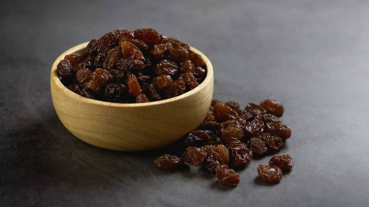 Discover The AcneFighting Power Of Raisin Water