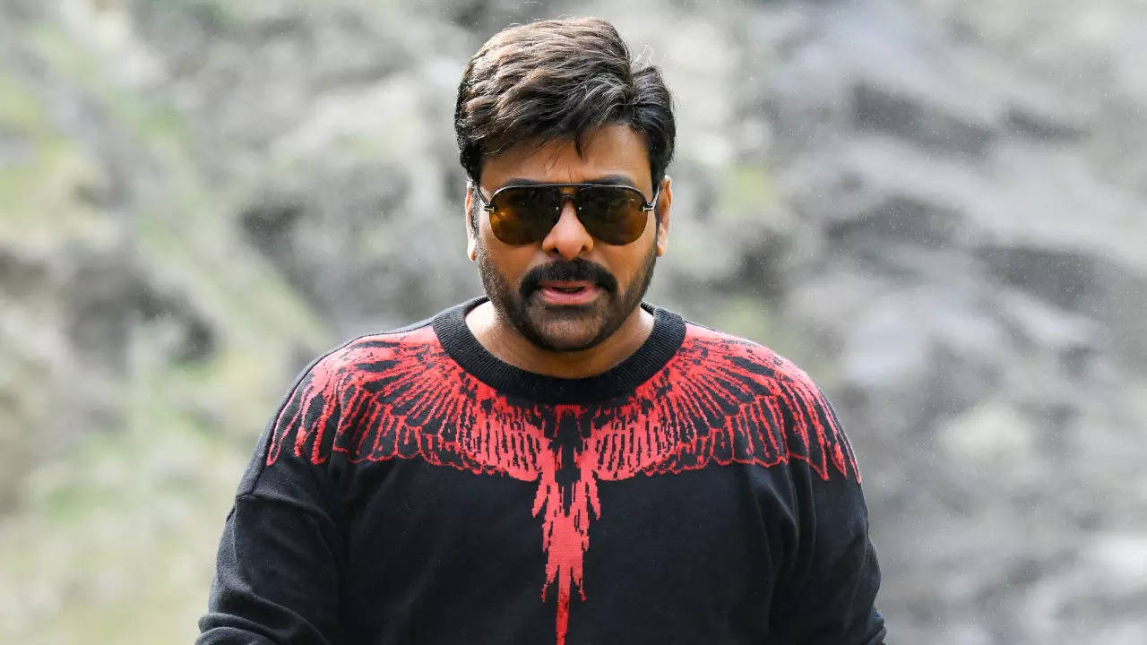 'Bhola Shankar' movie review and release LIVE Updates: Chiranjeevi fans erect unprecedented 126ft cutout to commemorate film release