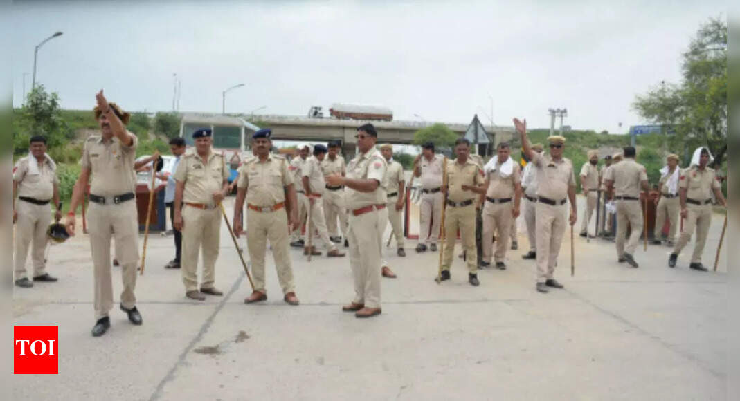 Haryana violence: 393 held, 160 FIRs registered; suspension of mobile internet, SMS service in Nuh extended | Chandigarh News - Vimarsana News