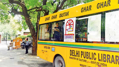 A mobile haven for book lovers since 1953: Dilli ki library wali bus
