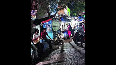 Hawkers shifted out of DH Road