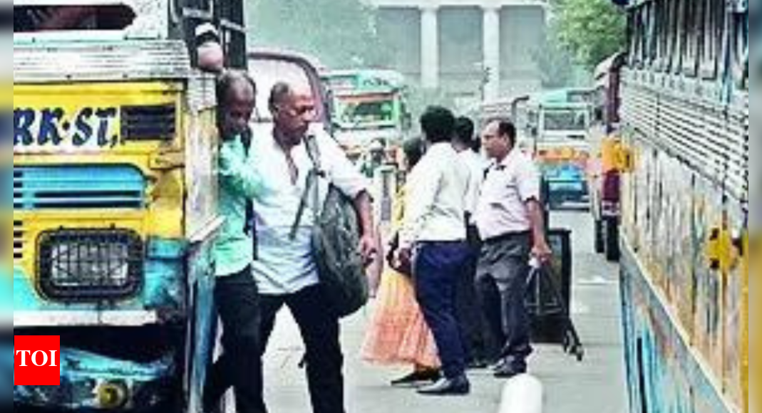 Road: Cop Lens On Buses Stopping Mid-road, 16 Drivers Booked | Kolkata ...