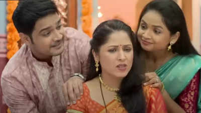 Aai Kuthe Kay Karte Vishakha informs Arundhati about her divorce