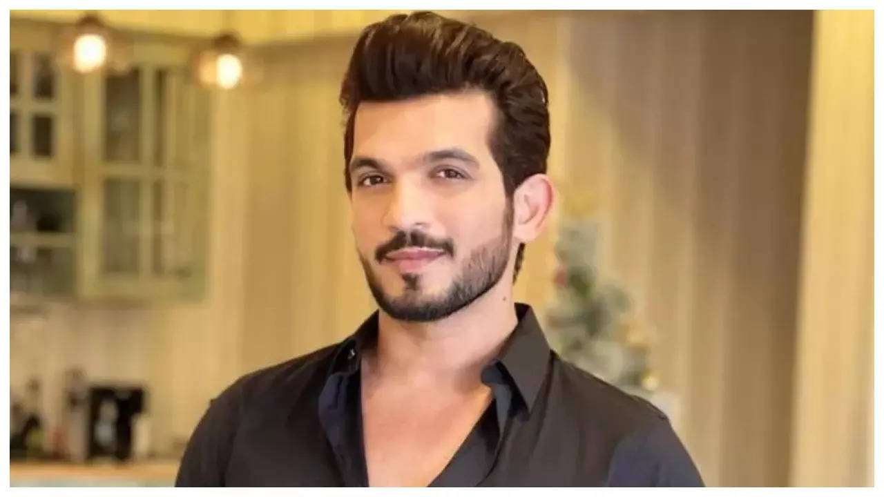 Arjun: Arjun Bijlani leaves fans worried with his cryptic post, writes,  'Forever is a lie', Telly Talk News | Zoom TV