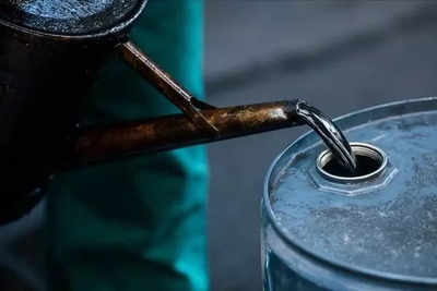 India loads up on Russian dirty fuel with crude supply cuts
