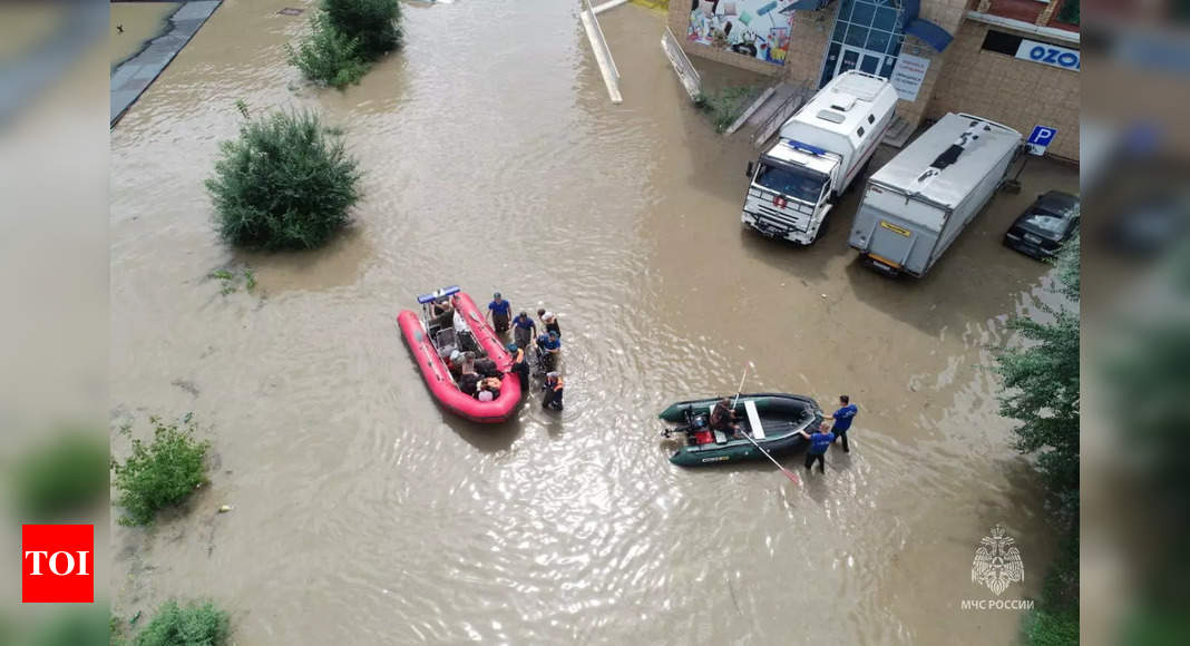 Russia evacuates 2,000 in Far East flooding