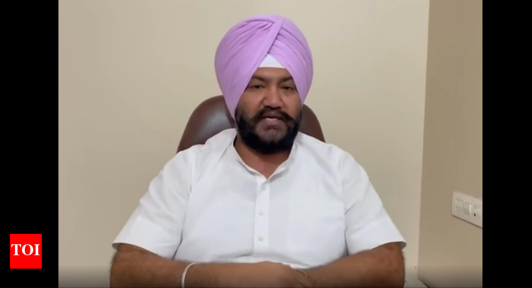 SAD leader questions SGPC president's silence on non-Sikh director ...