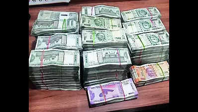 Govt official in ACB net, his BIL caught disposing of cash, liquor