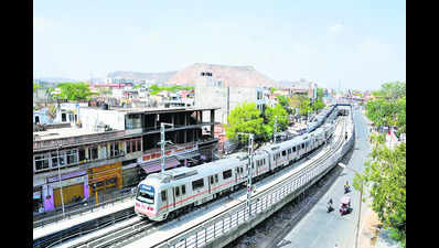 CM announces extension of metro corridor in election yr