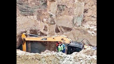 Worker trapped in 60-ft deep pit in Jal since Sat