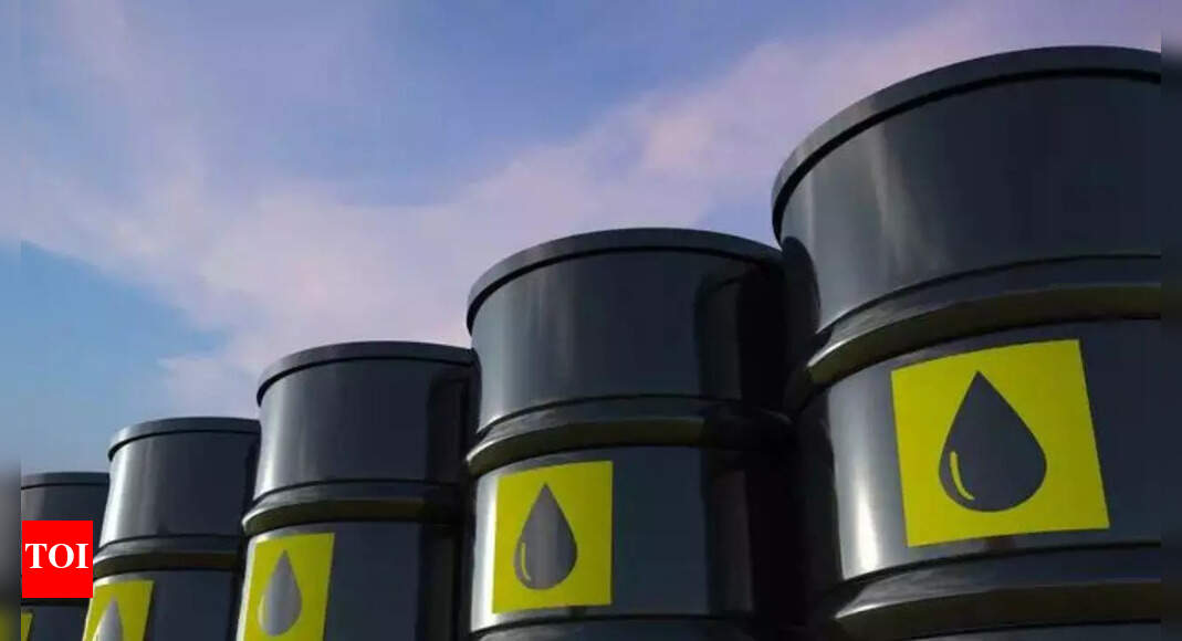 Oil dips as China data sours sentiment - Times of India