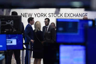US stocks end lower on banking concerns, weak China data