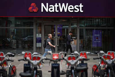British Muslims say banks ruin lives with debanking policies