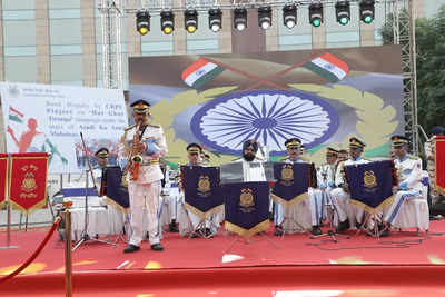 CRPF and ITBP bands give a rousing tribute on Independence Day at city mall