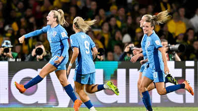 Ruthless England beat Australia to set up Women's World Cup final with Spain