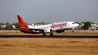 Pilot who operated SpiceJet first flight dies on Delhi-Doha flight