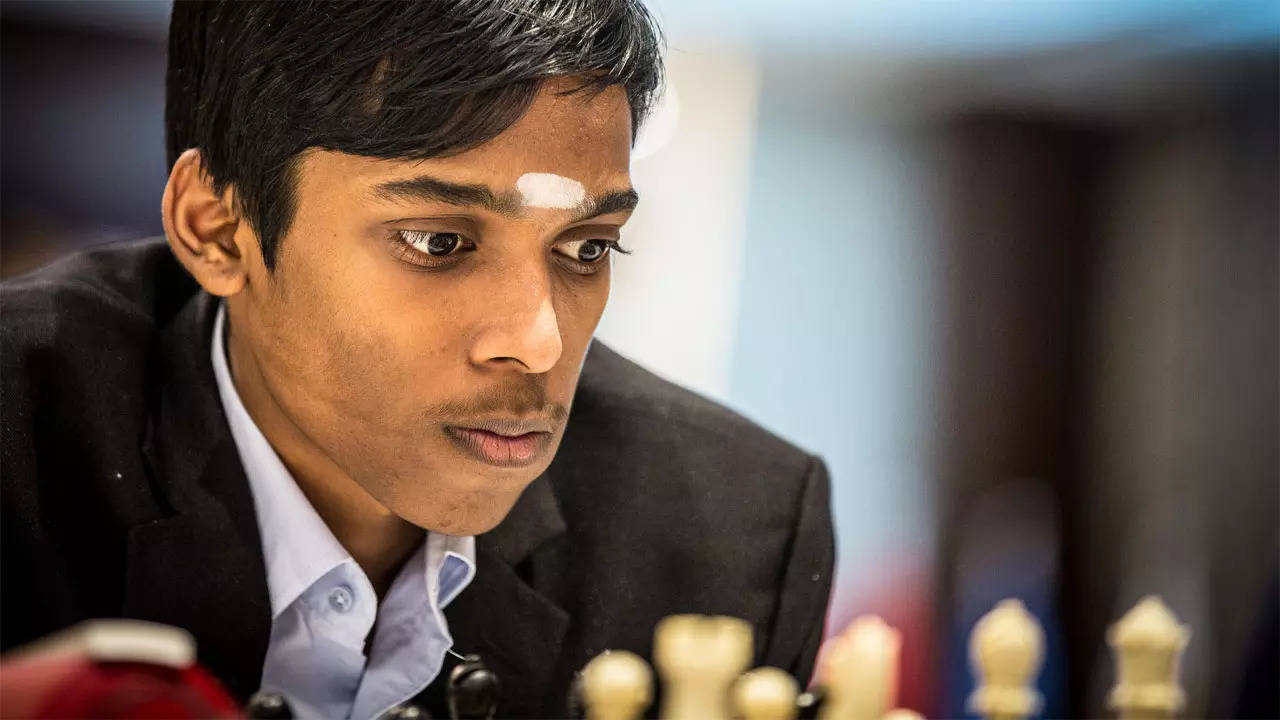 2023 Chess World Cup quarterfinals: Magnus leads Gukesh, Erigaisi