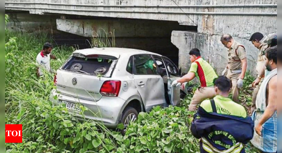 Chennai Trichy National Highway 3 Techies Killed As Car Falls Into Canal Chennai News Times