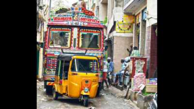Lorries take up narrow lanes of George Town