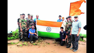Southern Command hoists flag on 75 forts to mark I-Day