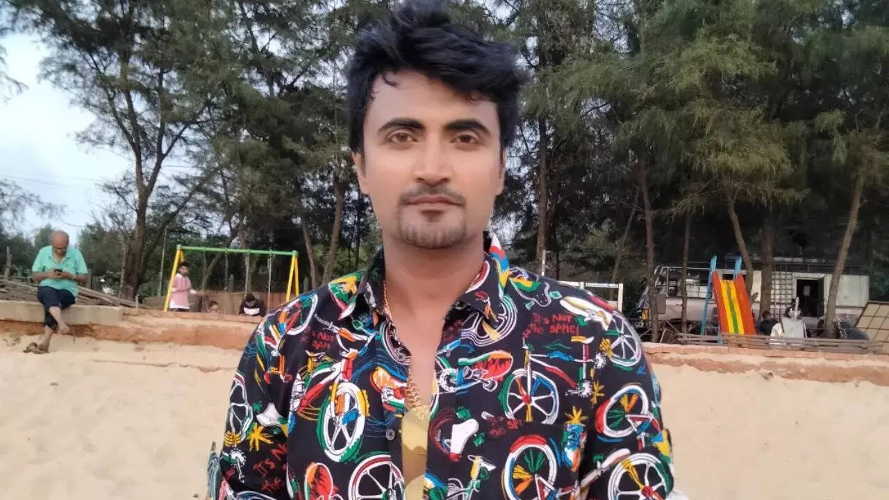 Did you know Seetha Rama fame Ashok Sharma is the singer of viral song 'Jingi  Chaka Jingi Chaka' - Times of India