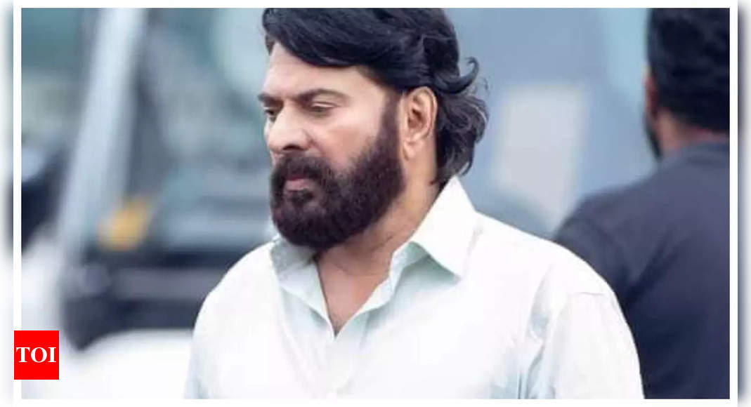 Mammootty’s latest click from ‘Abraham Ozler’ set goes viral! | Malayalam Movie News