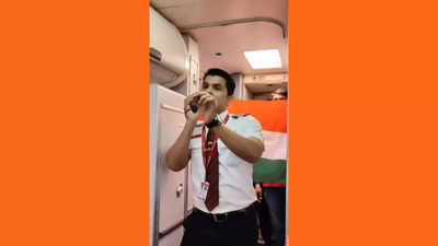 Indian pilot's poetic Independence Day announcement goes viral, watch video