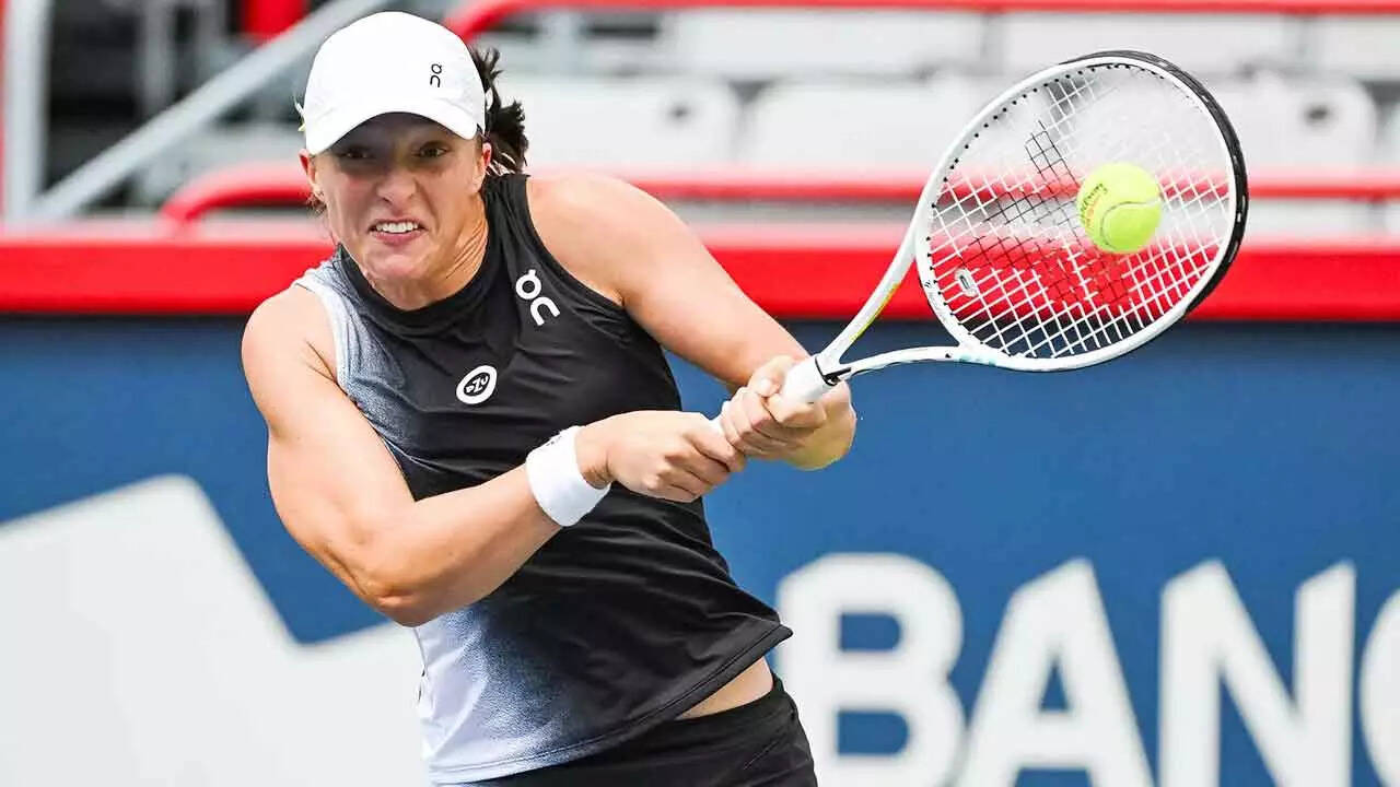 Iga Swiatek's spot at top of women's tennis world under threat at US Open